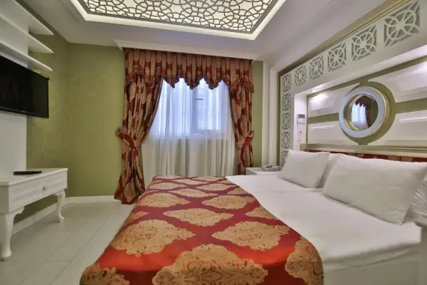 Hotel Queens Land 8